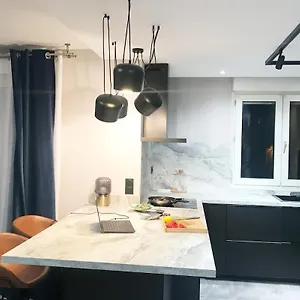 Nid Douillet - Bel Avec Garage Appartement