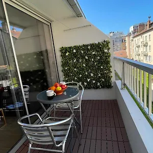 Plein Centre Avec Garage, Piscine Et Gardien Appartement